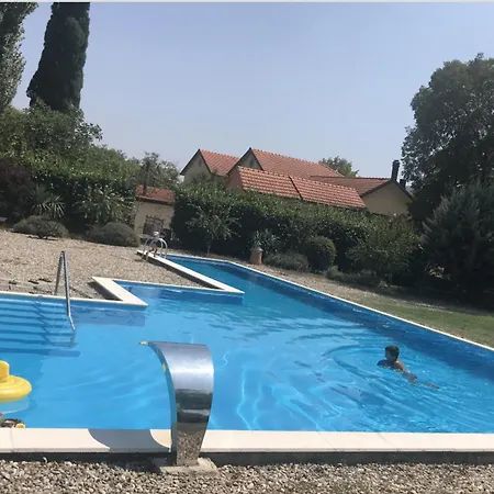 別荘 Casa Ivan Mit Pool In *